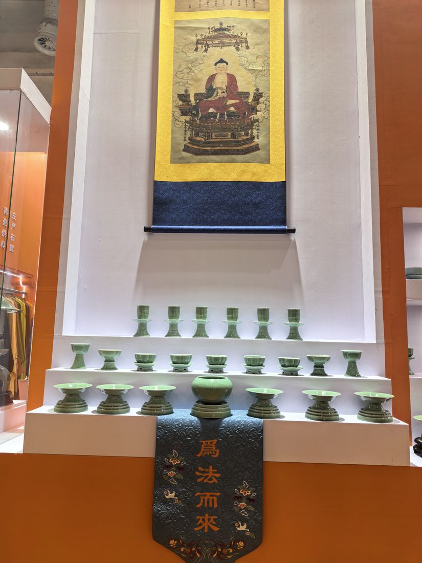 僧装系列陈列